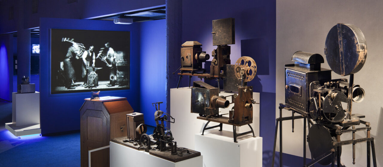 Early projectors, Behind the Screen